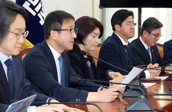 한병도 더불어민주당 원내대표가 국회에서 열린 정책조정회의에서 발언하고 있다. ⓒ 연합뉴스