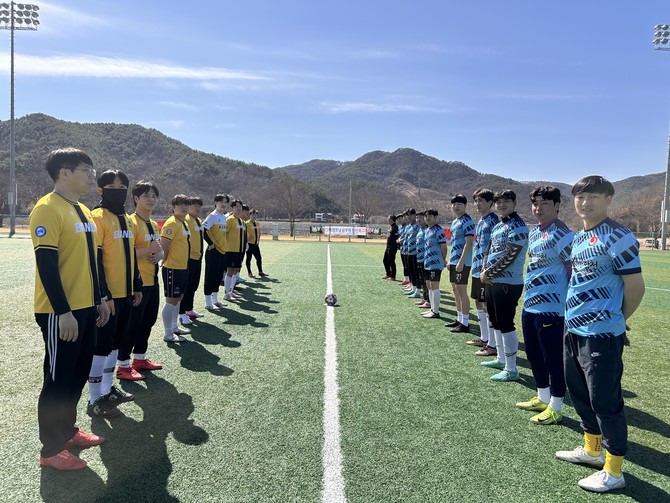 합천군은 20일 합천군민체육공원에서 진행된 '제25회 영·호남 공무원 친선축구대회'를 개최하고 있다. ⓒ 합천군