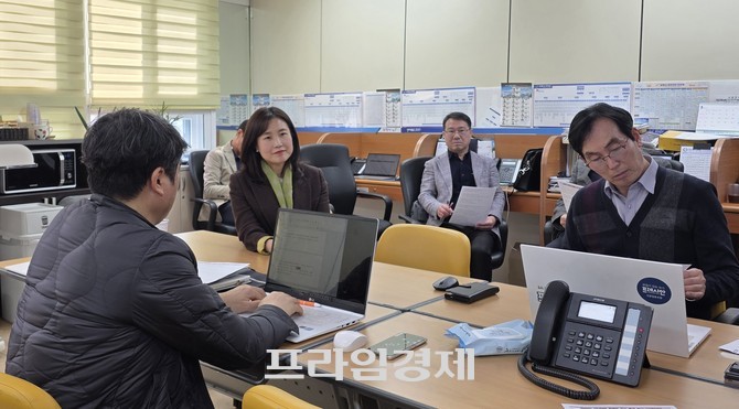 김소희 국회의원은 23일 보령시청 기자실에서 지역 언론인과 석탄화력 폐지지역 특별법 조속 통과에 대한 간담회를 갖고 있다. ⓒ 프라임경제