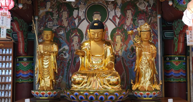 충남도 유형문화유산으로 지정된 서산 부석사 목조여래좌상 모습. ⓒ 서산시