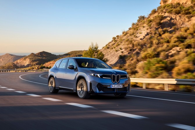 더 뉴 BMW iX3는 새로운 BMW 디자인 언어와 진화한 디지털 경험을 통해 미래지향적인 SAV의 방향성을 제시하는 모델이다. ⓒ BMW 코리아