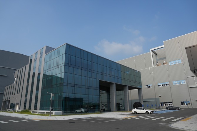 엘앤에프 대구 구지 3공장 전경. ⓒ 엘앤에프