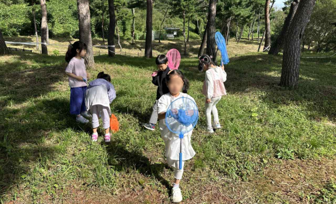 숲해설 교육과 유아숲교육 프로그램을 지난 24일부터 운영을 시작했다. ⓒ 홍성군