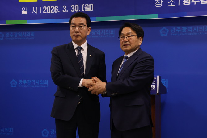 더불어민주당 전남 · 광주 통합특별시장 경선에 나선 신정훈 후보가 강기정 후보와의 단일화 경선을 거쳐 단일후보로 확정됐다. ⓒ 프라임경제