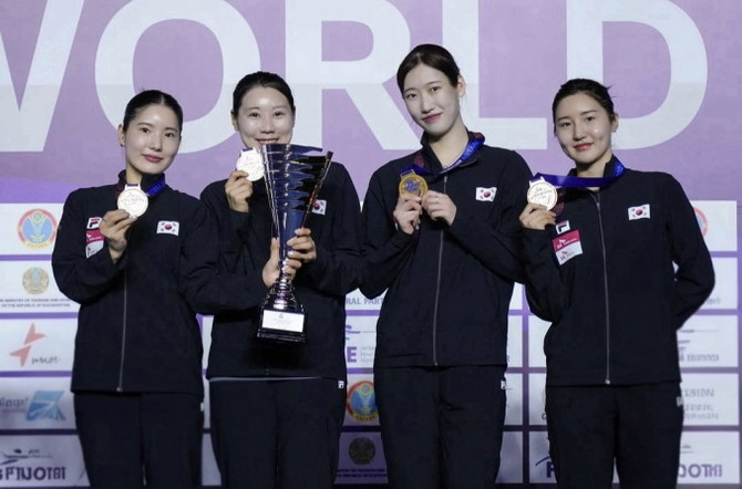 여자 에페 단체전 우승 시상식(왼쪽부터 송세라, 박소형, 임태희, 이혜인). ⓒ 전남도