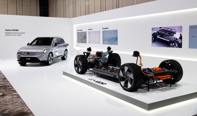 EX90은 단순한 전기차를 넘어 소프트웨어로 정의되는 자동차(SDV) 시대를 대표하는 모델이다. ⓒ 볼보자동차코리아