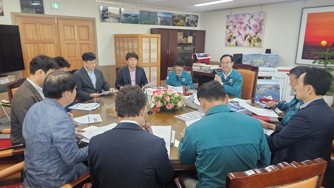 통영시가 '통영 수산업·어촌 발전 기본계획 수립 연구용역' 착수 보고회를 개최하고 있다. ⓒ 통영시