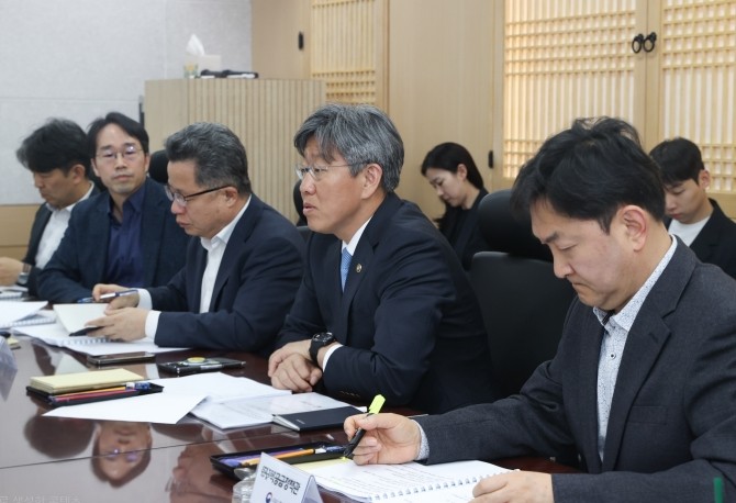 김이탁 국토교통부 제1차관이 '26년 공공주택 공급점검 회의'에서 발언하고 있다. Ⓒ 국토교통부