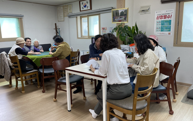 '찾아가는 효드림밥상'은 단순한 식사 제공을 넘어 초고령사회 진입에 따른 노인 문제를 선제적으로 예방하기 위해 전문적인 치매 예방 프로그램과 건강 및 영양 상담을 병행하는 통합 복지서비스다. ⓒ 김포시