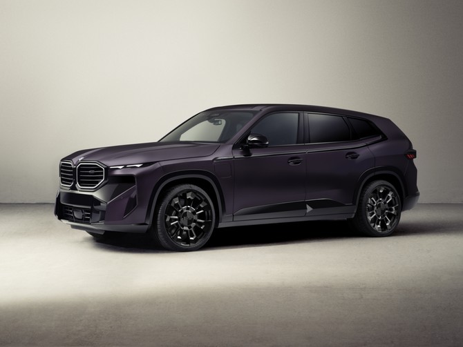 BMW XM 레이블 KITH 에디션은 BMW와 뉴욕 기반 럭셔리 라이프스타일 브랜드 키스(KITH)의 세 번째 협업 프로젝트를 통해 탄생한 모델이다. ⓒ BMW 코리아