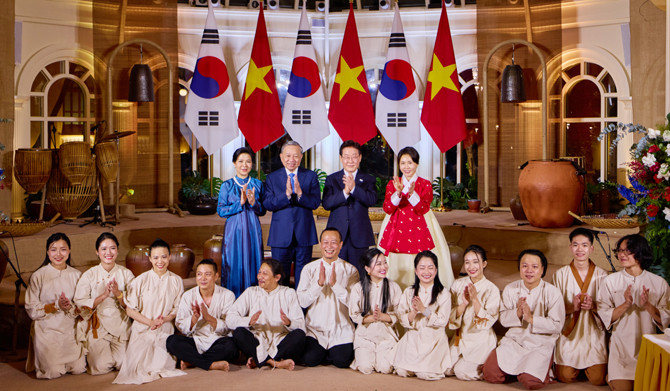 럼 서기장은 "베트남-한국 포괄적 전략 동반자 관계가 더욱 강력하고 실질적이며 심도 있게 발전해 양국 국민은 물론 역내와 세계의 평화와 안정과 협력과 발전에 기여할 것이라고 확신한다"고 했다 ⓒ 청와대
