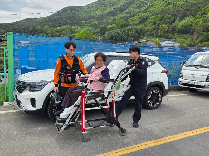 창원시가 산사태취약지역이 있는 29개 읍·면·동 주민이 참여하는 산사태 대비 주민 대피 훈련을 실시하고 있다. ⓒ 창원시
