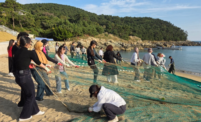 2025년 신관광모델 공수마을 학교·호텔 연계한 체험 패지지화 및 희극적 해설 서비스 제공. ⓒ 한국어촌어항공단