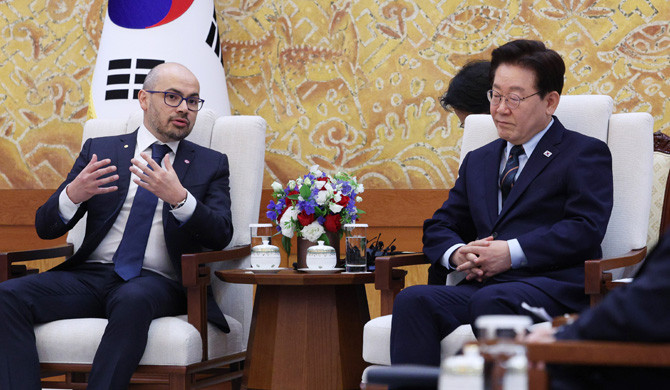 김 실장은 "이재명 정부는 보여주기식 외교를 지양한다"며 "앞으로도 글로벌 리더들과의 면담이 단순한 만남에 그치지 않고, 국내 산업과 청년 연구진들에게 실질적인 도움이 되는 결실로 이어질 수 있도록 철저히 준비하고 추진해 나가겠습다"고 강조했다. ⓒ 연합뉴스