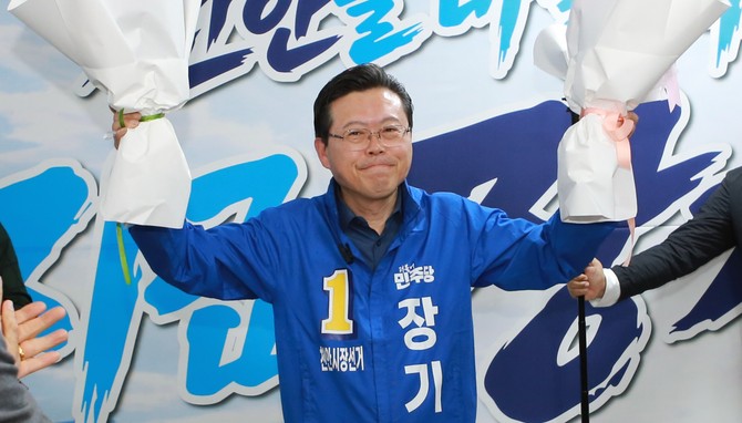 더불어민주당 천안시장 후보로 장기수 후보가 최종 확정. ⓒ 후보 사무소