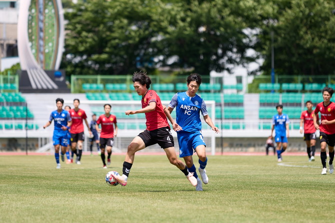 통영시가 개최한 '제30회 무학기 전국고등학교 축구대회' 사진. ⓒ 통영시