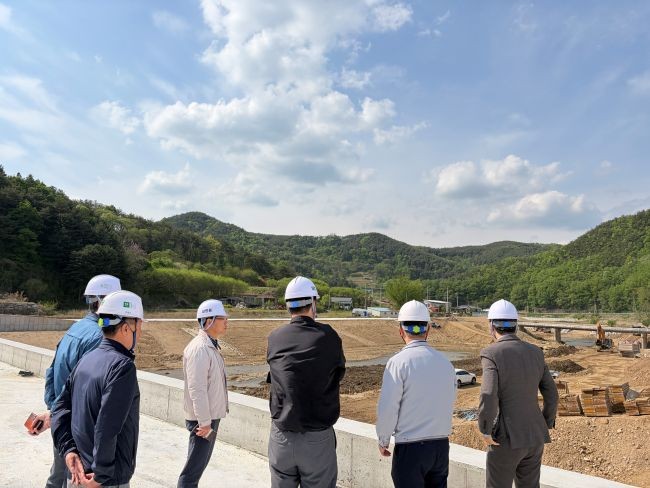경북도가 중앙부처와 합동으로 실시한 재난 취약지역 점검 모습. ⓒ 경북도
