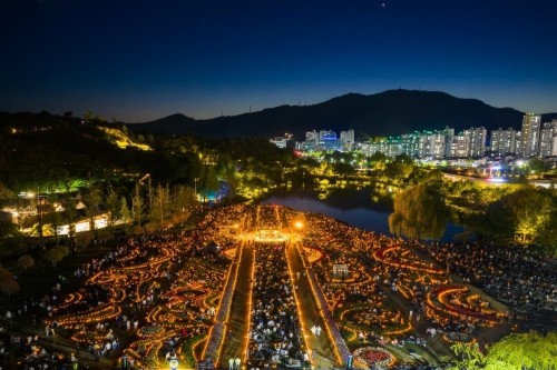 순천만국가정원 스페이스 허브 일원에서 '캔들라이트 콘서트'를 열었다. ⓒ 순천시
