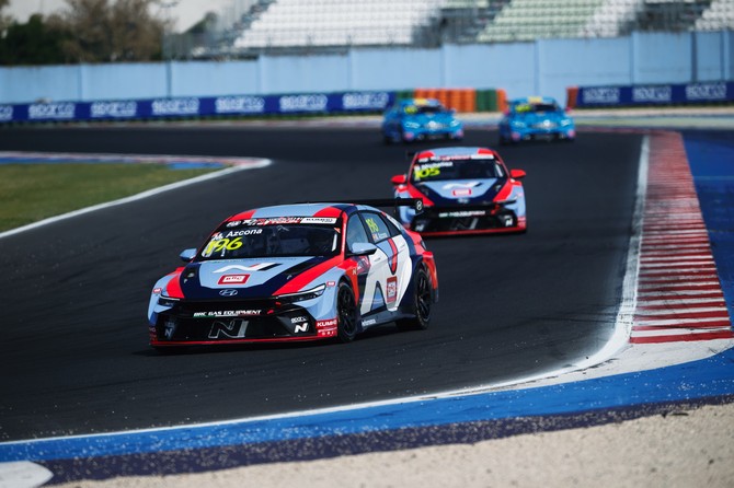 2026 TCR 월드투어 개막전 이탈리아 대회에서 현대차 더 뉴 엘란트라 N TCR이 주행하는 모습. ⓒ 현대자동차