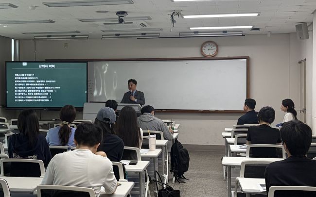 대구도시개발공사 고문변호사인 이승현 변호사 강의 모습. ⓒ 대구도시개발공사