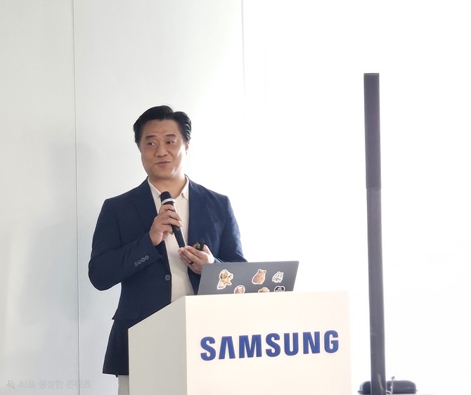 14일 진행된 미디어 브리핑에서 최준일 삼성전자 MX사업부 디지털헬스팀 상무가 삼성 헬스를 소개하는 모습. = 박지혜 기자