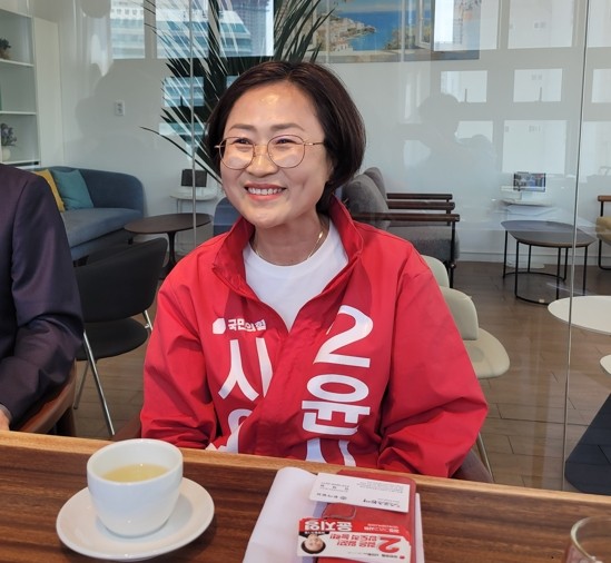 부산 사하구 제1선거구(괴정1·2·3·4동) 국민의힘 윤지영 시의원 후보. = 서경수 기자