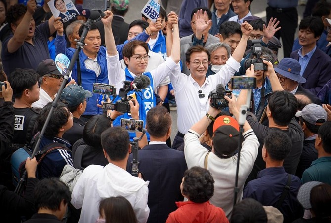 더불어민주당 전재수 부산시장 후보와 하정우 부산 북구갑 후보가 합동 유세하는 모습.ⓒ하정우후보선거캠프