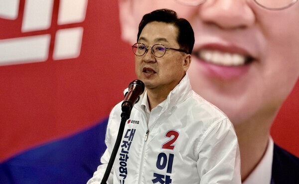 이장우 국민의힘 대전시장 후보가 1일 정청래 더불어민주당 대표의 계룡스파텔 이전 지원 발언에 대해 "앞뒤 없이 내뱉는 거다"라고 비판하고 있다. = 오영태 기자
