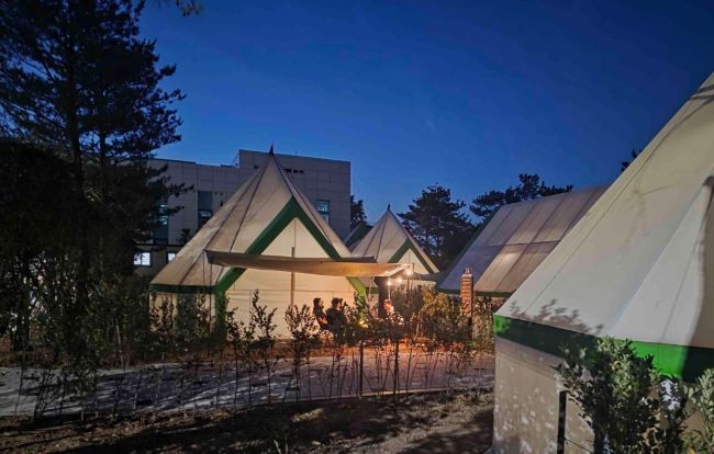 ‘월산 근린공원 야영장’ 야간 전경. ⓒ 광주 남구청