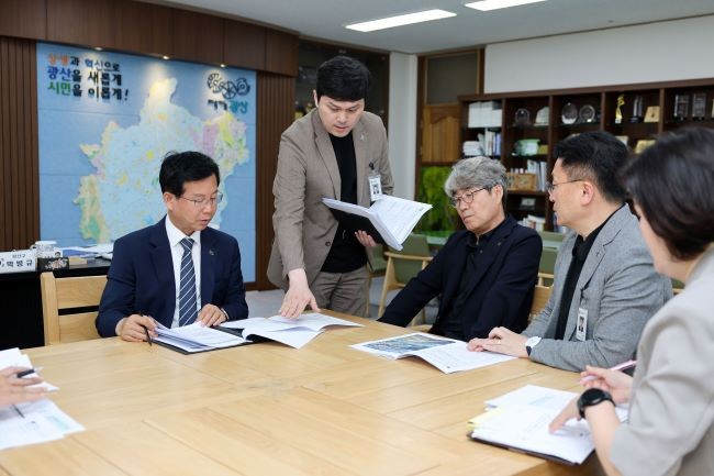 박병규 광산구청장이 업무에 복귀한 지난 4일 첫 결재로 ‘전남광주통합특별시 연결도시 광산 추진 전략’을 승인했다. ⓒ 광산구