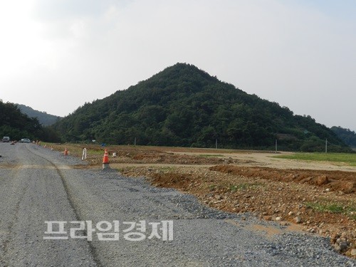 순천 해룡산단 2단계 부지와 맞붙어 있는 배부락산(선월농공단지). = 박대성기자