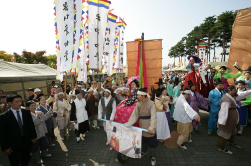  씨앤앰 서울에서 열리는 각종 문화축제 주관방송사로 참여한다. 사진은 마포 새우젓 축제. ⓒ 씨앤앰