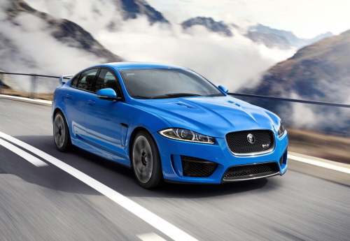  XFR-S는 최신 5.0L 수퍼차저 V8 엔진을 탑재해 재규어 모든 세단 중 가장 강력한 가속능력 및 최고 속도를 자랑한다. ⓒ 재규어·랜드로버 코리아