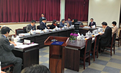  전남도의회 경제관광위원회는 15일 전남 화순군 소재 생물산업진흥원에서 행정사무감사를 벌였다.  ⓒ장철호 기자