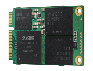  삼성전자가 세계 최초로 고성능 1TB 미니 SSD의 글로벌 론칭을 시작했다. 사진은 1테라바이트(TB) 미니(mSATA) SSD(Solid State Drive). ⓒ 삼성전자