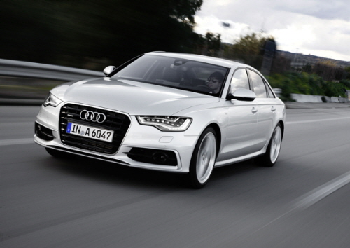  A6 3.0 TDI 콰트로는 디젤 특유의 진동과 소음을 최소화 시키면서도 듣기 좋은 엔진음과 배기음을 뿜어낸다. ⓒ 아우디 코리아