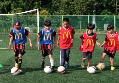  맥도날드가 '로날드 맥도날드 어린이 축구교실'을 통한 교육기부, 사회공헌 공로를 인정받아 '대한민국 교육기부대상' 교육부장관상을 수상했다. ⓒ 맥도날드