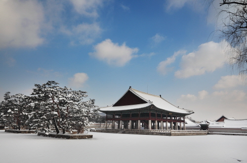  경복궁 경회루 겨울 전경. ⓒ 문화재청