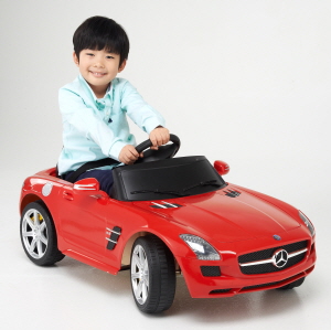  벤츠 SLS AMG 이미지.ⓒ 롯데마트