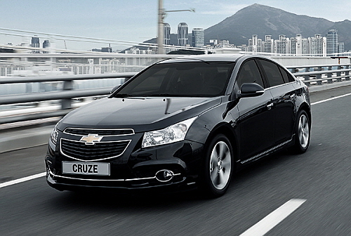  한국GM은 글로벌 베스트셀링카 쉐보레 크루즈에 새로운 디자인 패키지가 적용시키는 것은 물론, 동급 최고 수준의 안전사양을 탑재한 '스타일 패키지'를 오는 14일부터 판매할 예정이다. ⓒ 한국GM