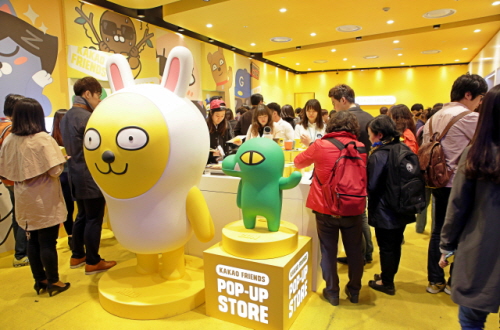  카카오톡의 '카카오프렌즈'는 모바일을 넘어 다양한 캐릭터 상품으로 만나볼 수 있다. ⓒ 카카오