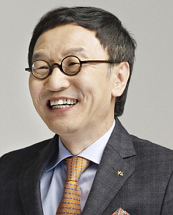  KB그룹 차원의 이미지 타격이 불가피해졌다. 적어도 국민은행의 경우 이건호 은행장의 리더십이 빛을 발휘할 시기라는 분석이다. ⓒ KB국민은행