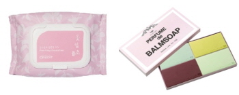  뷰티크레딧 꽃잎초 홍 순수발효 클렌징티슈(좌), 조성아22 퍼퓸 드 밤솝B(우). ⓒ 각사