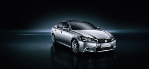  지난 2012년 3월 국내 출시된 뉴 GS는 스핀들 그릴과 퍼포먼스 주행으로 대표되는 차세대 렉서스의 첫 번째 작품으로 유명하다. ⓒ 한국토요타