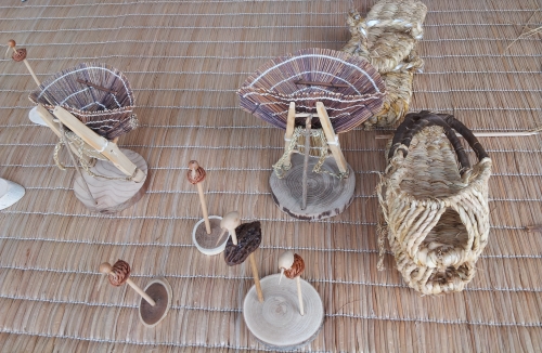 농사와 관련된 일상용품의 요긴한 소재로 쓰였던 짚. 대표적으로 △초가지붕 △짚신 △가마니 △멍석 등을 꼽을 수 있다. = 하영인 기자