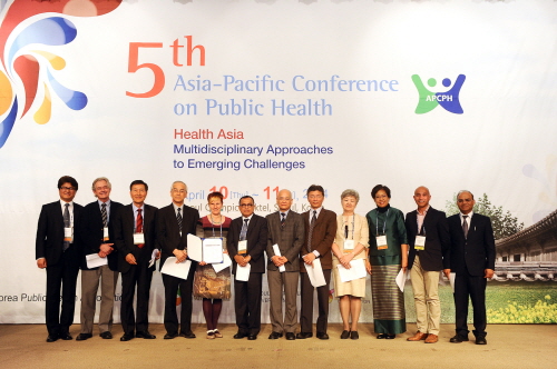 아시아 태평양보건협회장들은 한국 대법원의 폐암 관련 흡연 판결에 대해 명백히 잘못된 판결이라고 밝혀 향후 각종 소송에 어떤 영향을 미칠지 관심이 집중된다. &copy; 대한보건협회