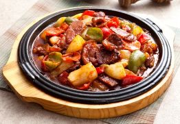  꼬지마루 신메뉴 '야채 불족발'. ⓒ 꼬지마루