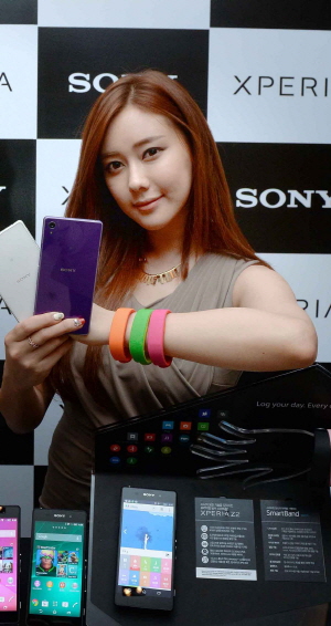  소니가 새 스마트폰에 가격 경쟁력을 더해 출시하면서 국내의 외산폰 약세 경향에 변화 가능성이 제기되고 있다. ⓒ 소니코리아