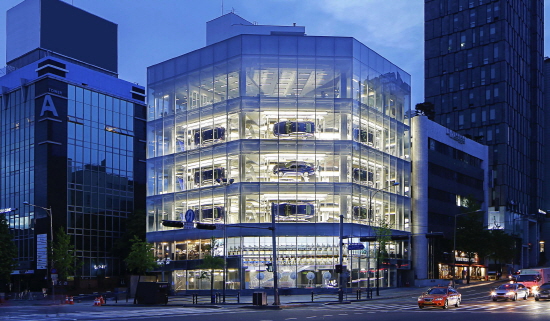  지상 6층과 지하 1층, 연면적 3102.21㎡ 규모를 갖춘 '현대모터스튜디오'는 고객이 직접 현대차와 자동차에 대한 직관적 경험을 할 수 있는 새로운 '고객 소통 공간'이다. Ⓒ 현대자동차