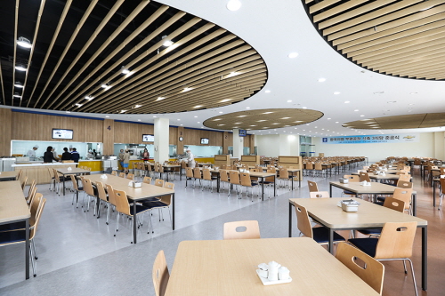  제너럴 모터스(GM)는 임직원들에게 보다 나은 업무 환경을 조성해주고 동기부여는 물론, 업무에 최선을 다할 수 있는 여건을 만들어 주는 WoC(Workplace of Choice, 다니고 싶은 회사)가 되기 위해 노력하고 있다. ⓒ 한국GM